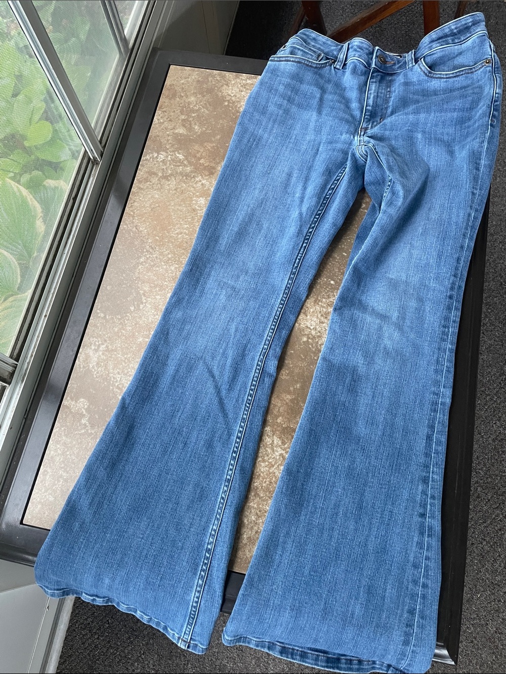 Duluth Trading Co Women’s Blue Jeans 4 Regular
